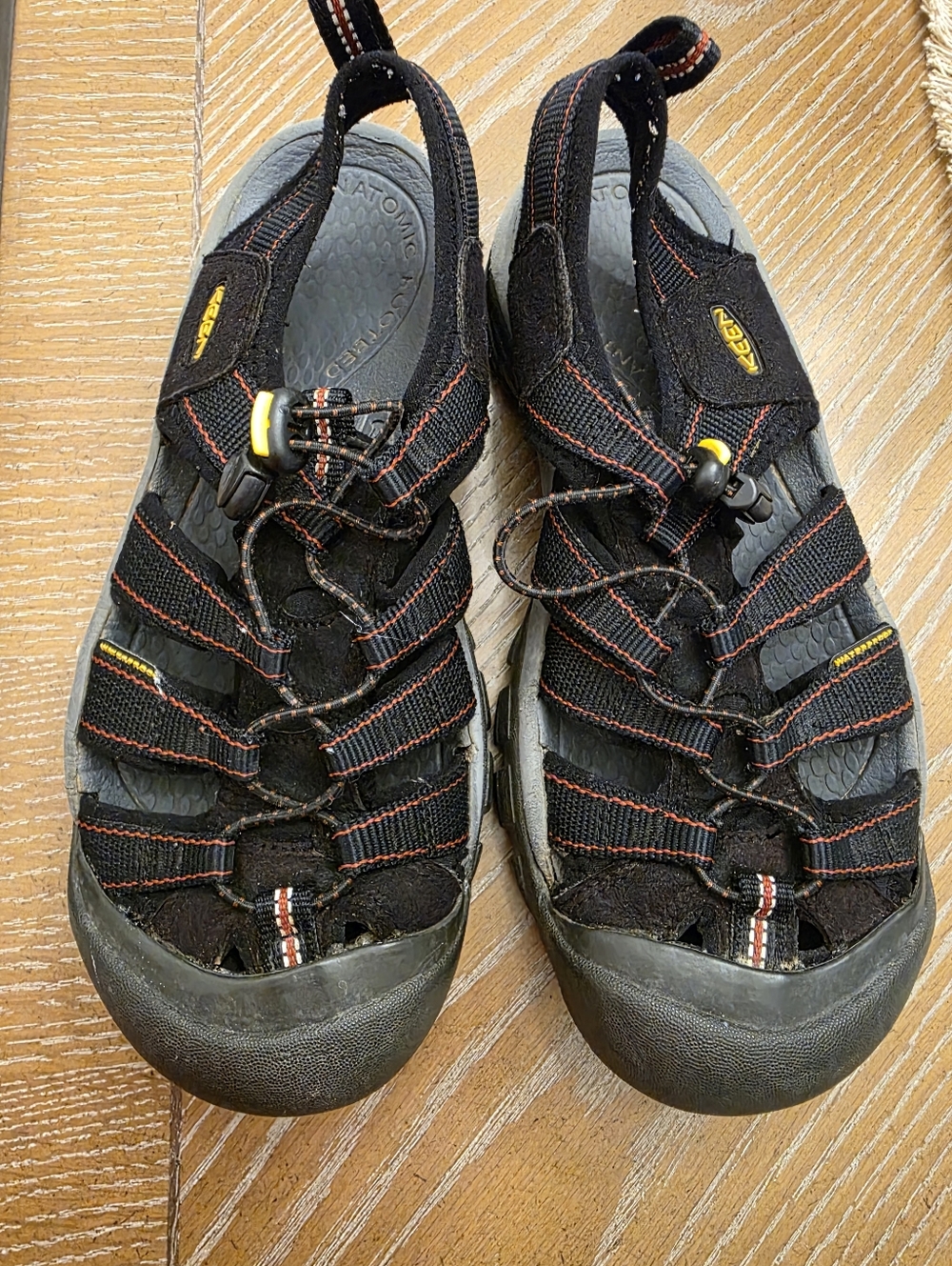 Keen Newport Hiking Sandals Size 7